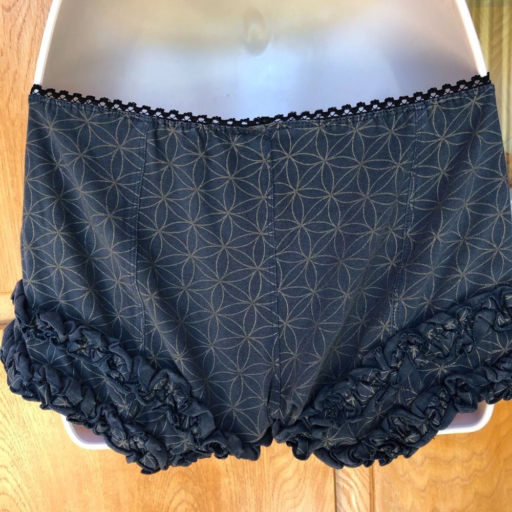Onanya booty shorts